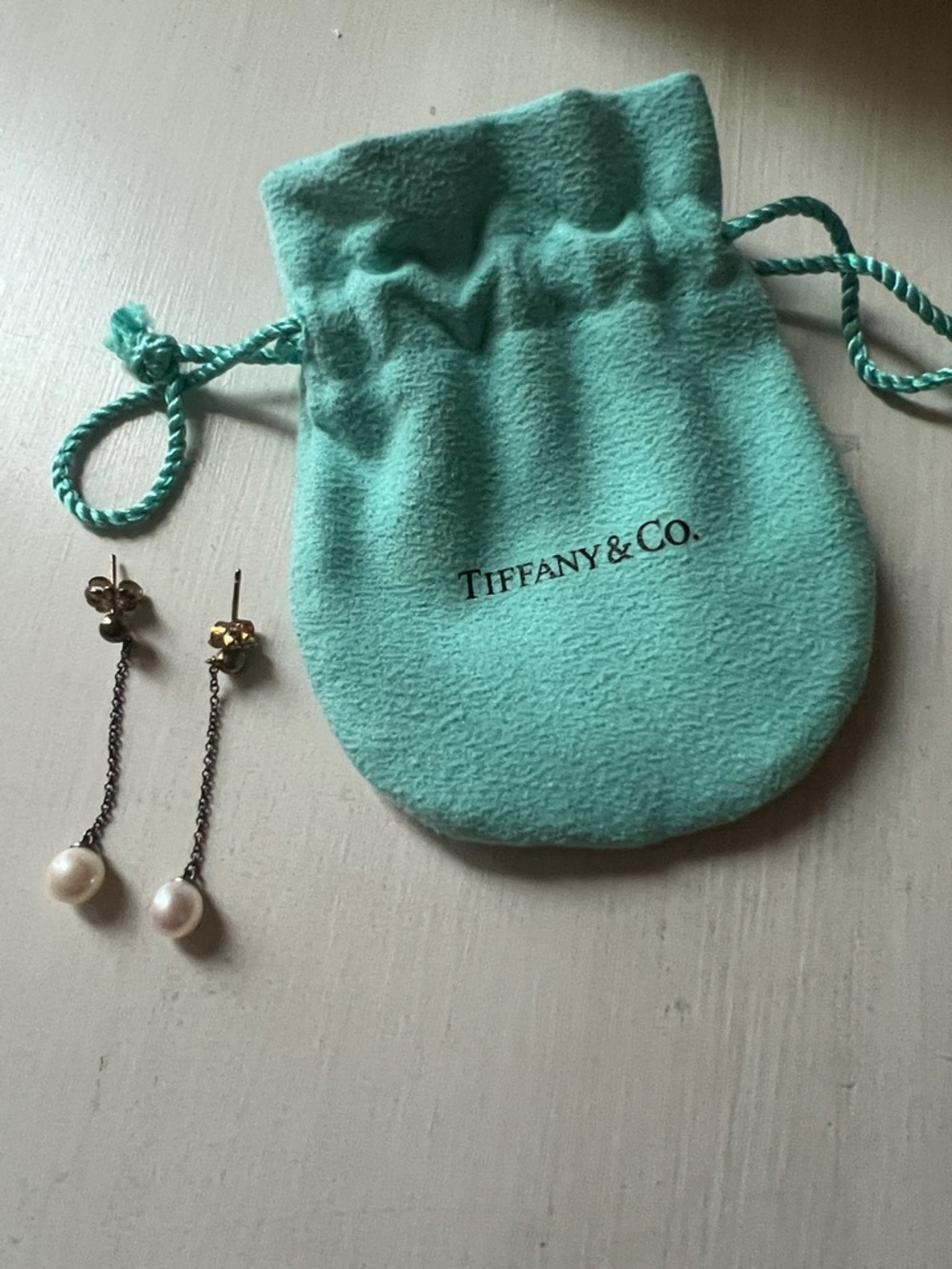 Tiffany & Co. Ziegfeld Collection
6.7mm pearl earrings